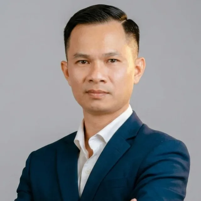 Ảnh chân dung Lê Khánh Toàn